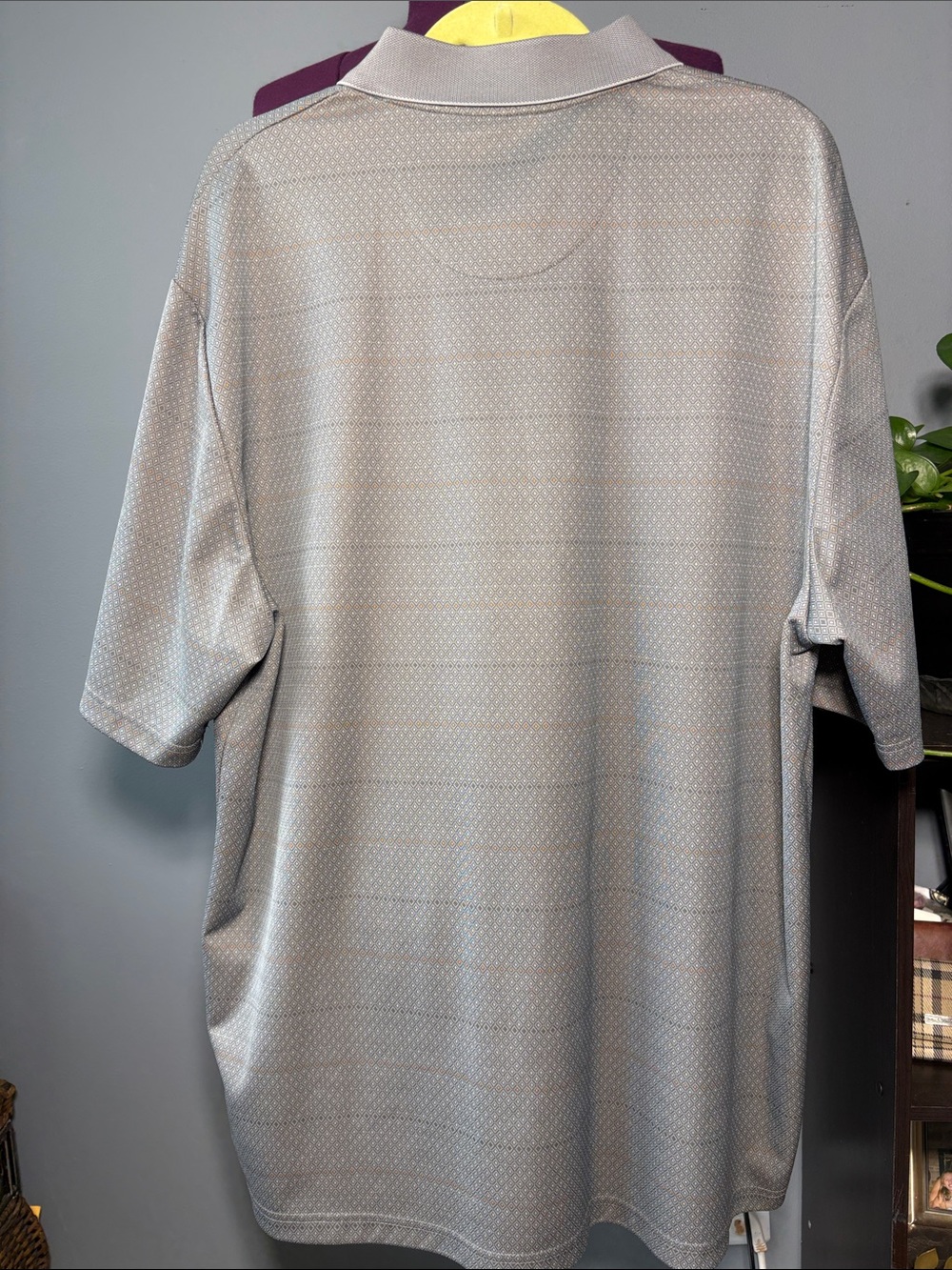 PGA Tour Men's Light Gray Polo with Subtle Pattern - Picture 4 of 7